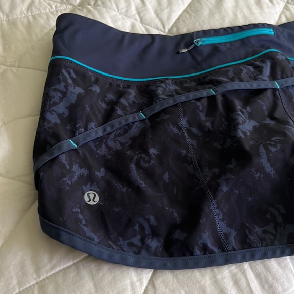 Lululemon Speed Short Beautiful Baroque Inkwell / Inkwell / Surge - size 10 Euc - Picture 13 of 16